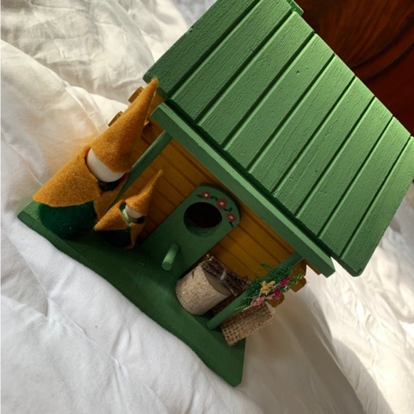 Peg Doll Cabin Birdhouse - Picture 8 of 9